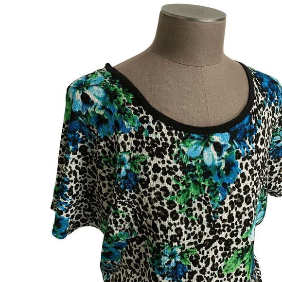 Urban Mix Junior's size 2X Black white animal Print floral short sleeve blouse - Picture 3 of 14